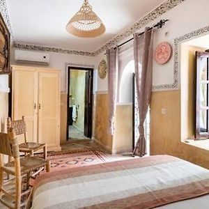 Camera con letto king size